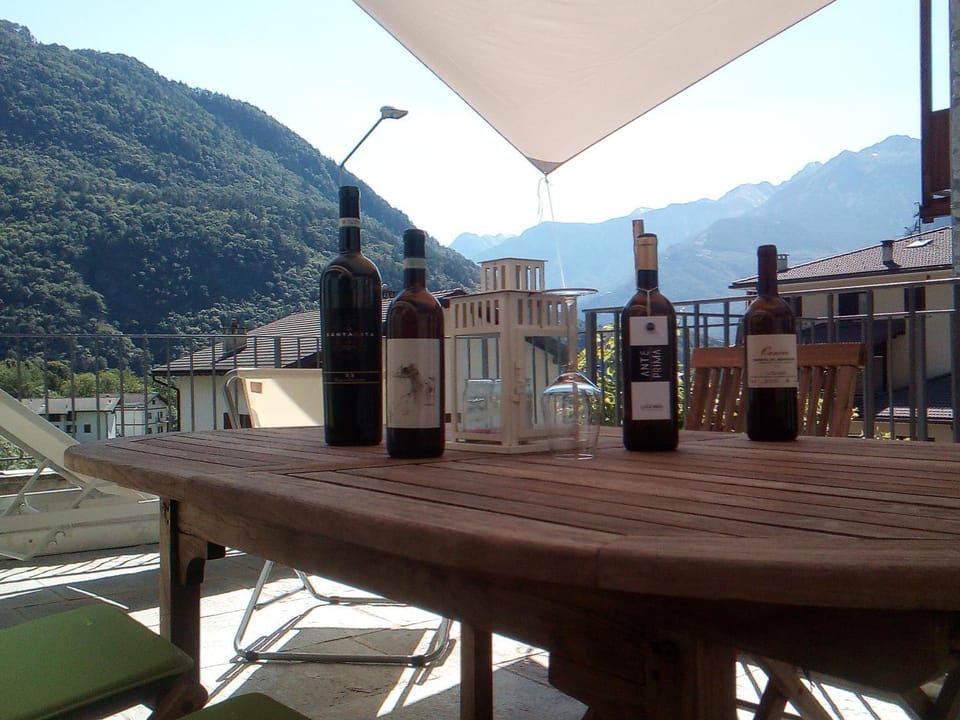 Garden, Balcony/Terrace, Evening entertainment, City view, Mountain view
