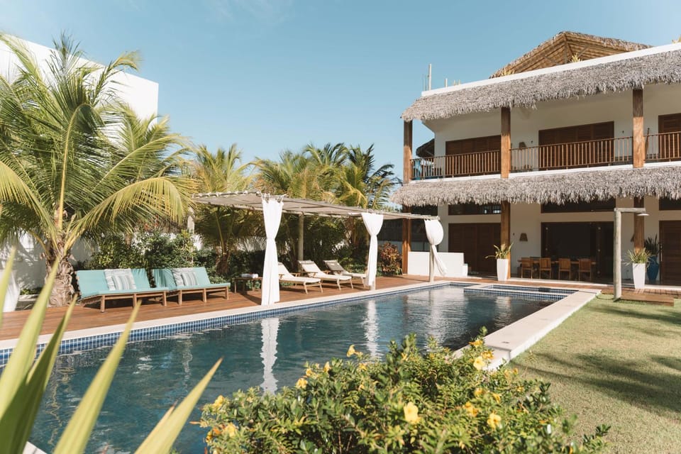 Property building, Garden, Swimming pool