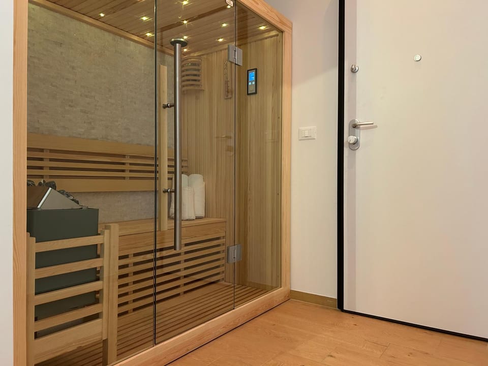 4 Star Suite SPA - Self Check-In Bed and Breakfast in Bologna