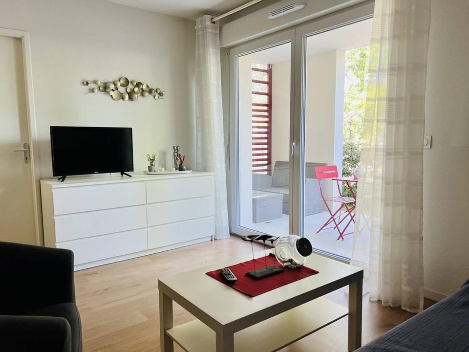 T2 Confort, 4 pers, Terrasse, Parking privé à Hasparren - FR-1-495-84 Apartment in French Basque Country