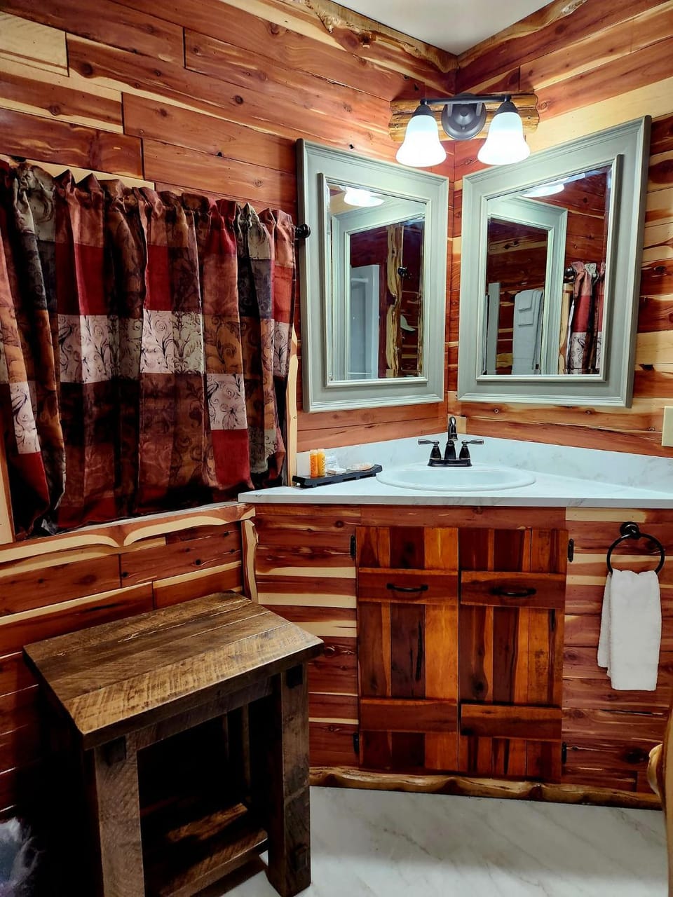 Log Cabin Inn Cabin in Eureka Springs