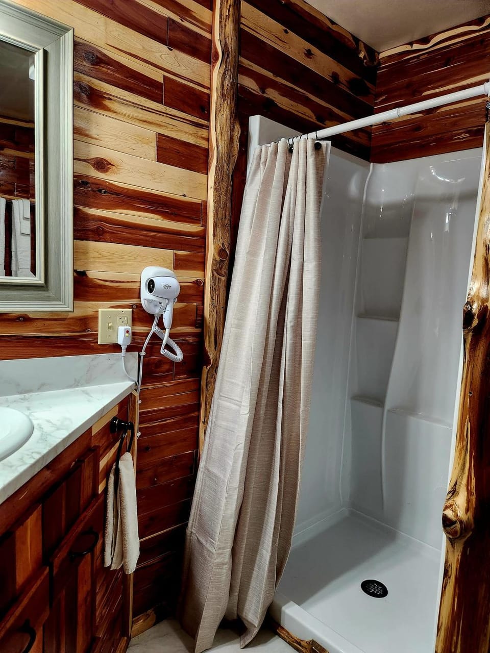Log Cabin Inn Cabin in Eureka Springs