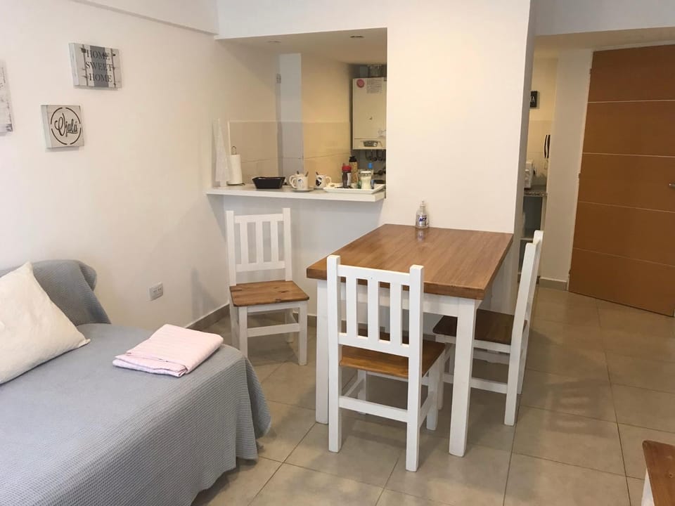 Dto Barrio Universitario II , wifi y cochera-Check in express-Pet friendly-Alvarado 800 1 piso- Apartment in Bahía Blanca