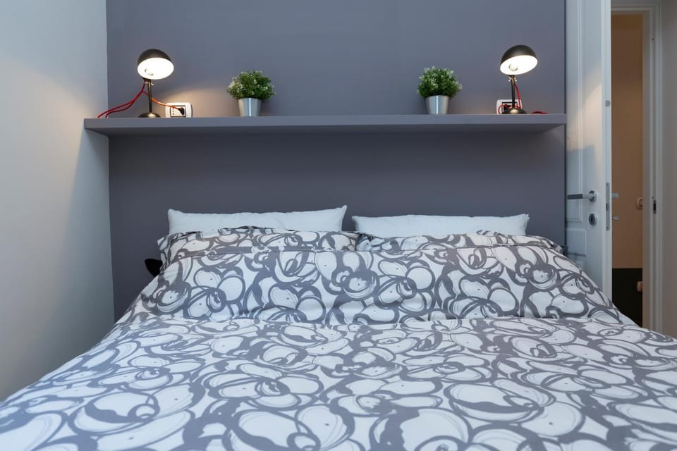 Bed, Bedroom, heating, air conditioner