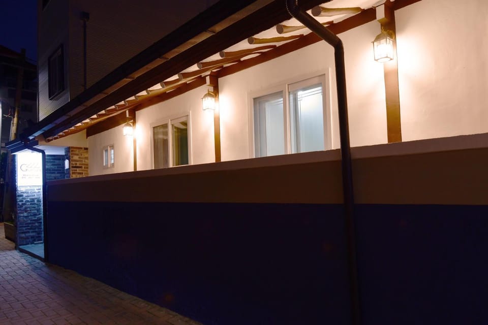 Guma Modern HanokStay Bed and Breakfast in Daegu