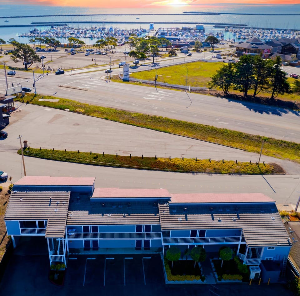 Property building, Sea view, Street view