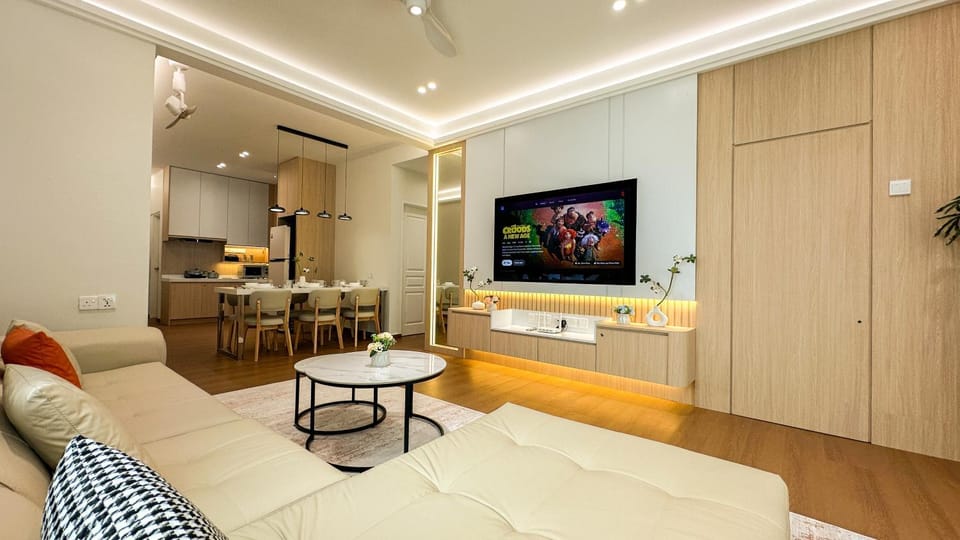 Communal lounge/ TV room, TV and multimedia, Kitchen or kitchenette, Living room, Seating area, Dining area, Evening entertainment