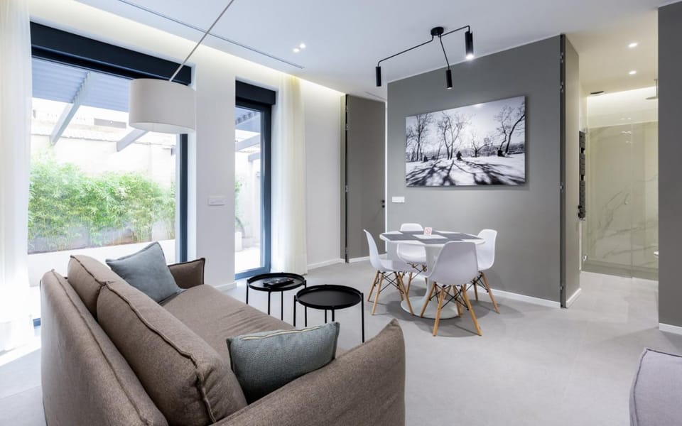 Living room, Seating area