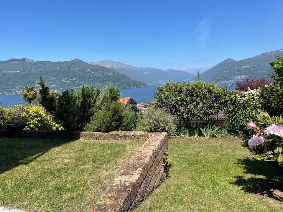 My sweet balcony Apartment in Canton of Ticino