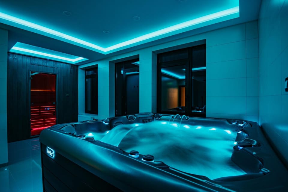 Hot Tub, Sauna, Spa and wellness centre/facilities