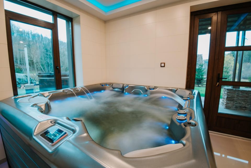 Hot Tub, Spa and wellness centre/facilities