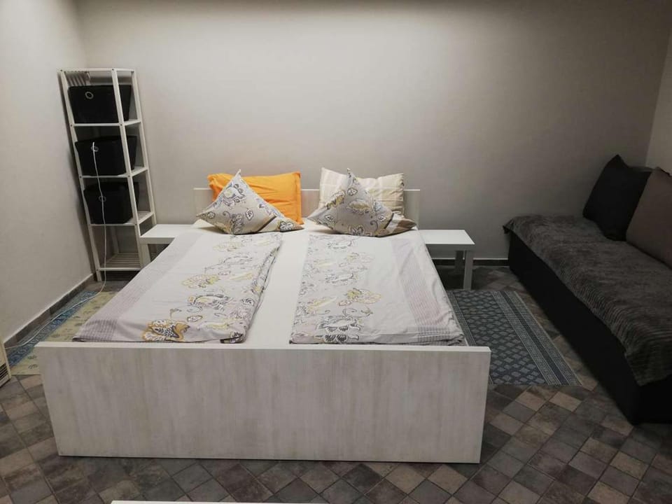 Bed, Living room, Bedroom