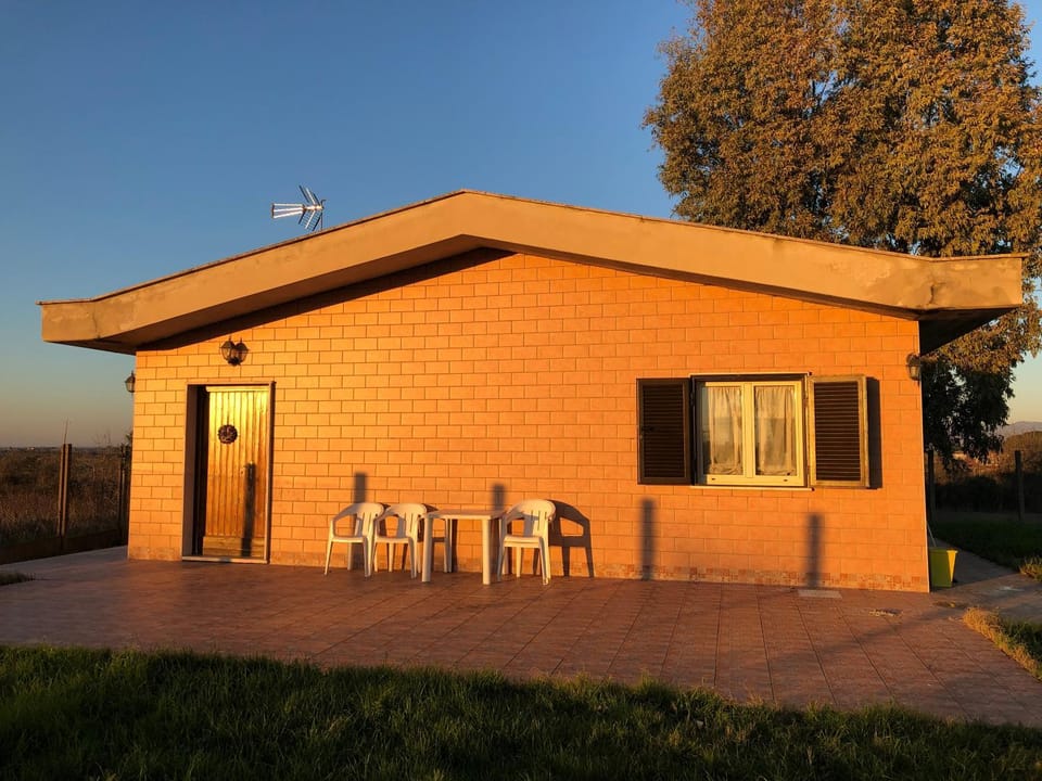 Property building, Patio, Facade/entrance
