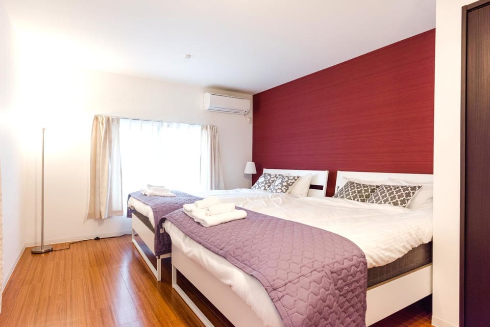 Bed, Bedroom, air conditioner