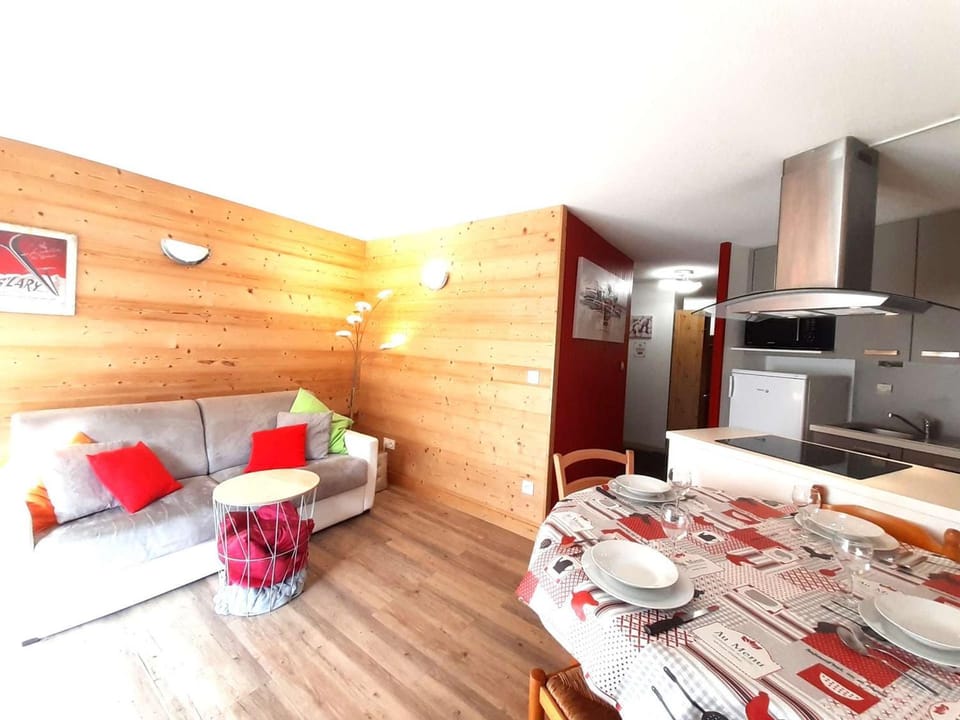 T2 6 pers, balco, cuisine Eq, casier skis, 1700m, Saint-Lary - FR-1-457-144 Apartment in Saint-Lary-Soulan