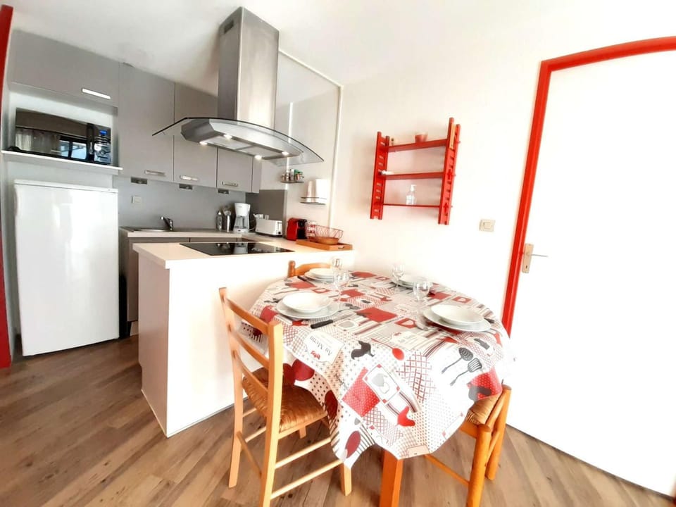 T2 6 pers, balco, cuisine Eq, casier skis, 1700m, Saint-Lary - FR-1-457-144 Apartment in Saint-Lary-Soulan