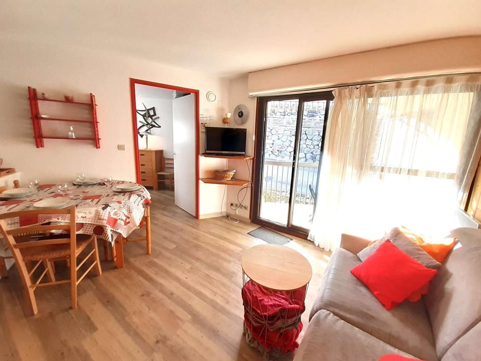 T2 6 pers, balco, cuisine Eq, casier skis, 1700m, Saint-Lary - FR-1-457-144 Apartment in Saint-Lary-Soulan