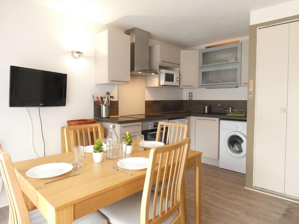 T2 pour 4 pers avec balcon à Saint-Lary-Soulan - FR-1-457-244 Apartment in Saint-Lary-Soulan