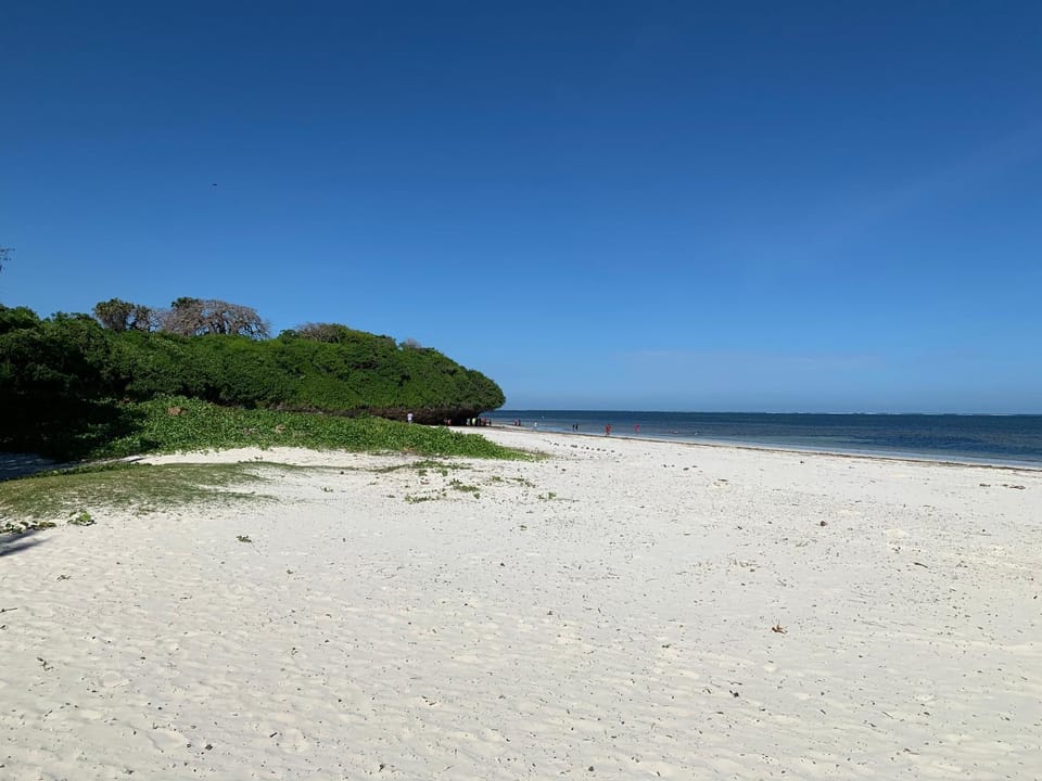 Mombasa Bamburi Beach 1BR Apartment - Pool View - Beach Access - Sleeps 2 Apartment in Mombasa County