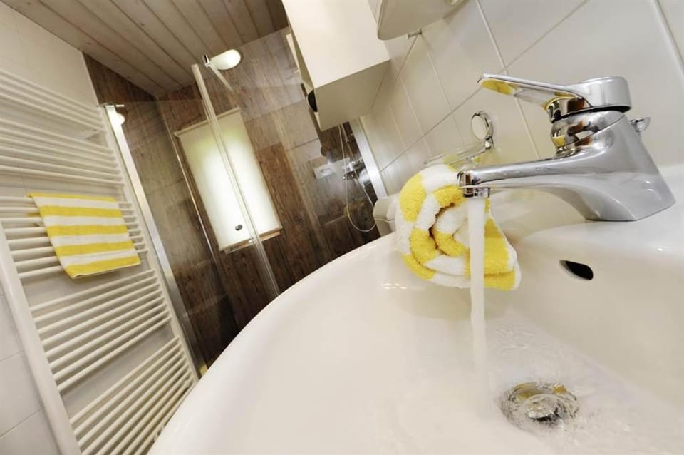 Bathroom, towels