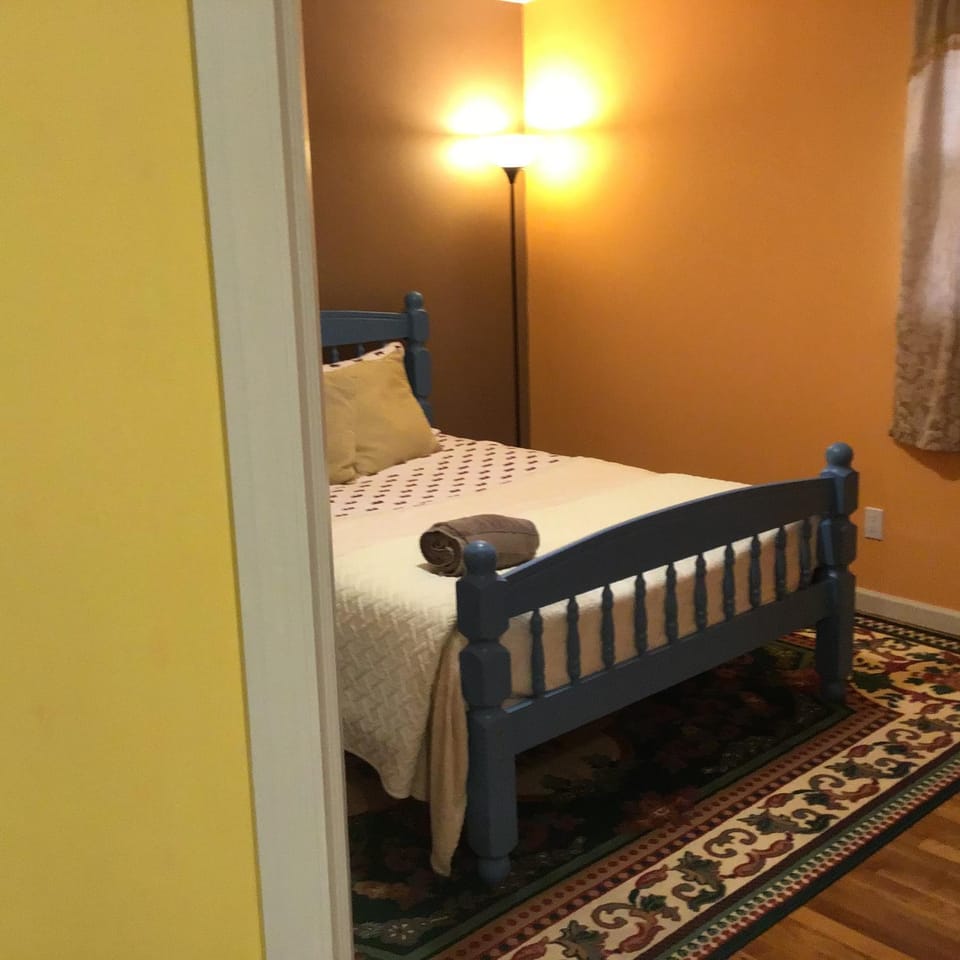Beautiful Room near JFK and close to LaGuardia Airports Vacation rental in Queens