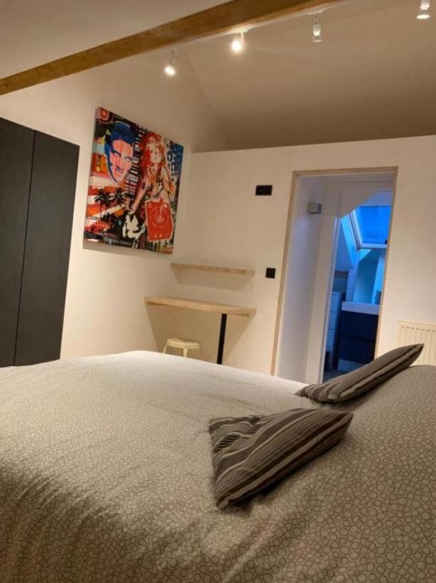 Bed, TV and multimedia, Photo of the whole room, Bedroom, wardrobe
