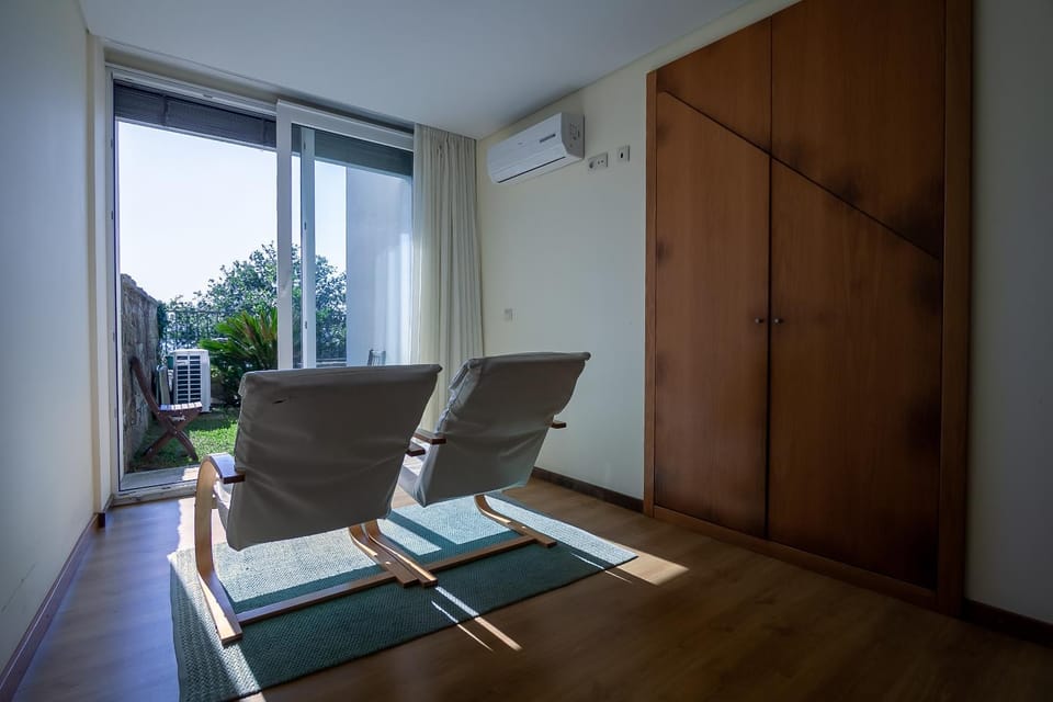 Bedroom, air conditioner