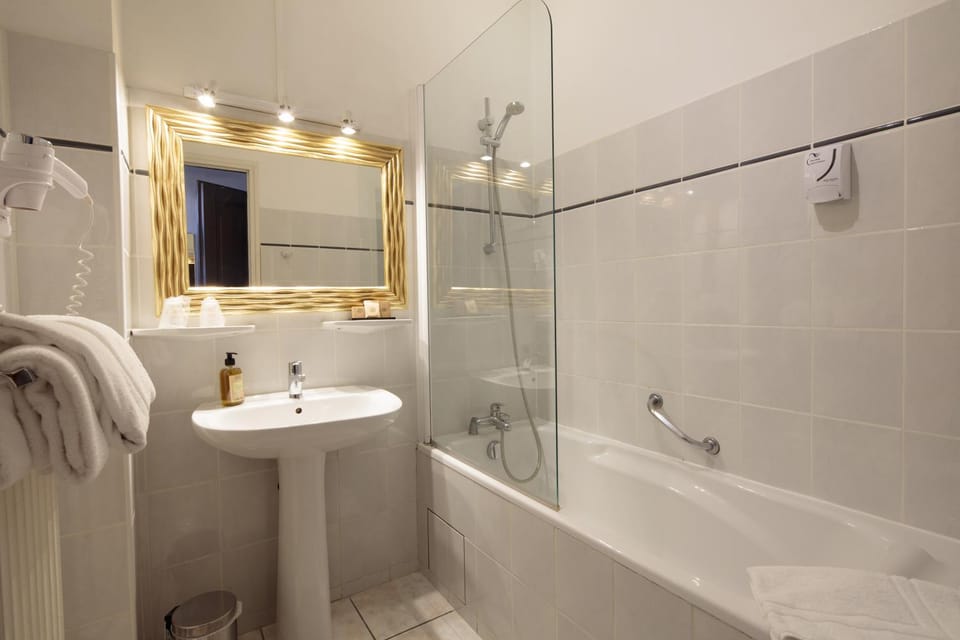 Bedroom, Bath