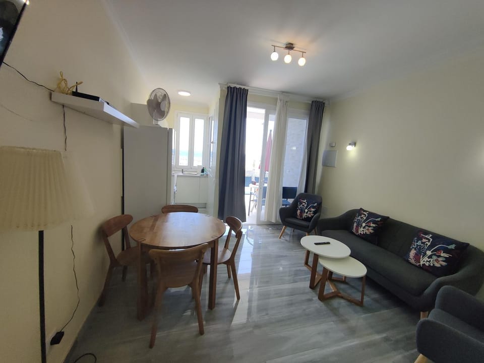 TV and multimedia, Living room, Dining area