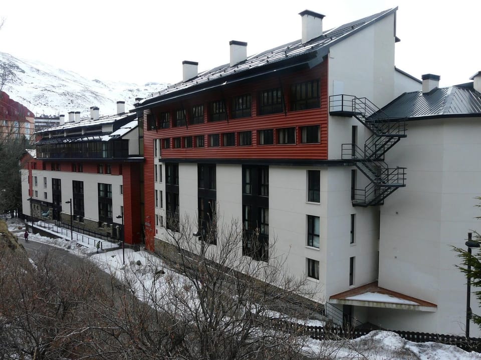 Property building, Day, Winter, Skiing, Hiking, Mountain view
