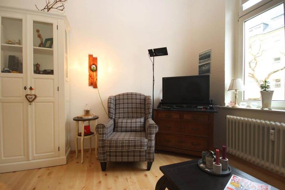 Ferienwohnung, gemütlicher Altbau mit Balkon nähe Fürstenplatz und Königsallee Apartment in Neuss