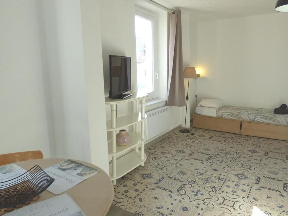 Communal lounge/ TV room, Bed, TV and multimedia