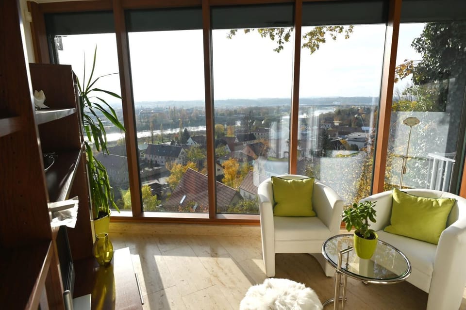 Living room, Decorative detail, Seating area