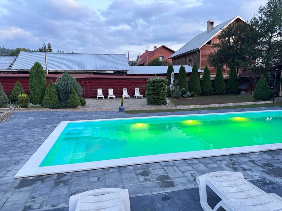 Swimming pool