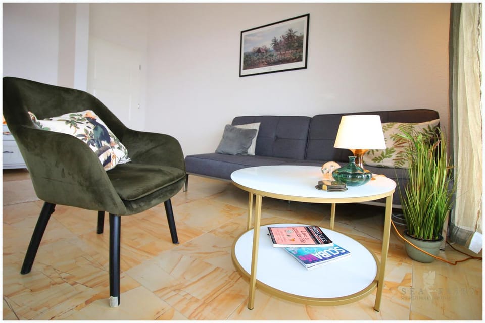 Living room, Bedroom