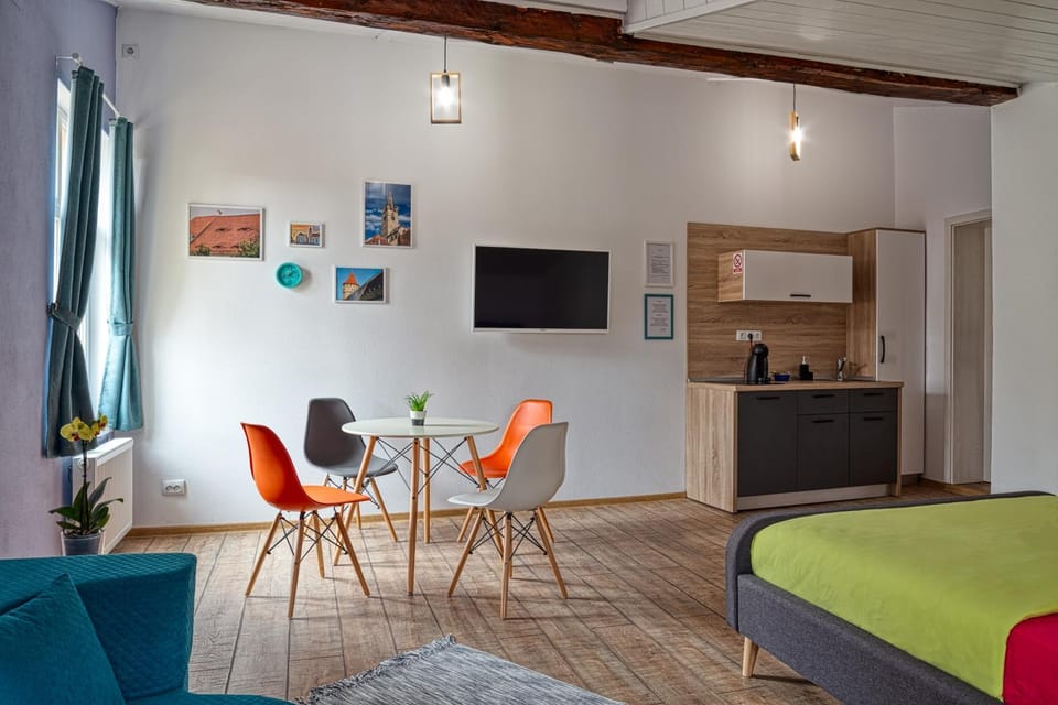 TV and multimedia, Seating area