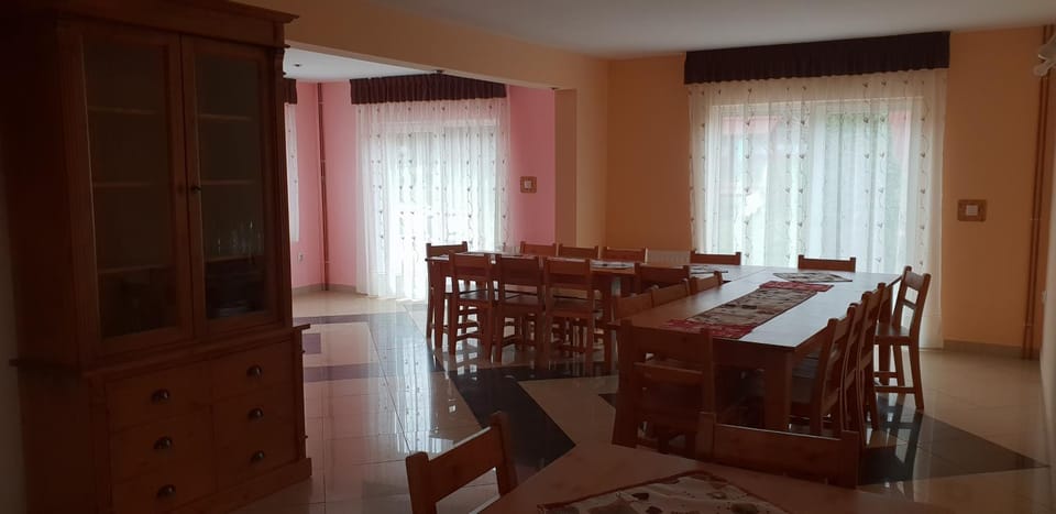 Communal lounge/ TV room, Dining area