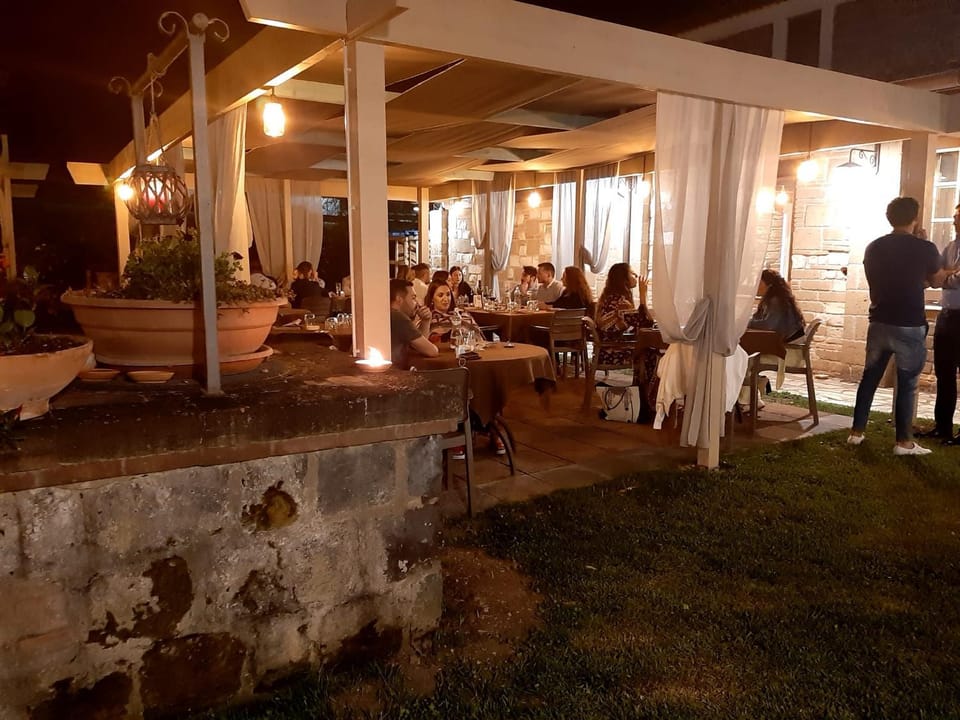 Restaurant/places to eat, Night, People