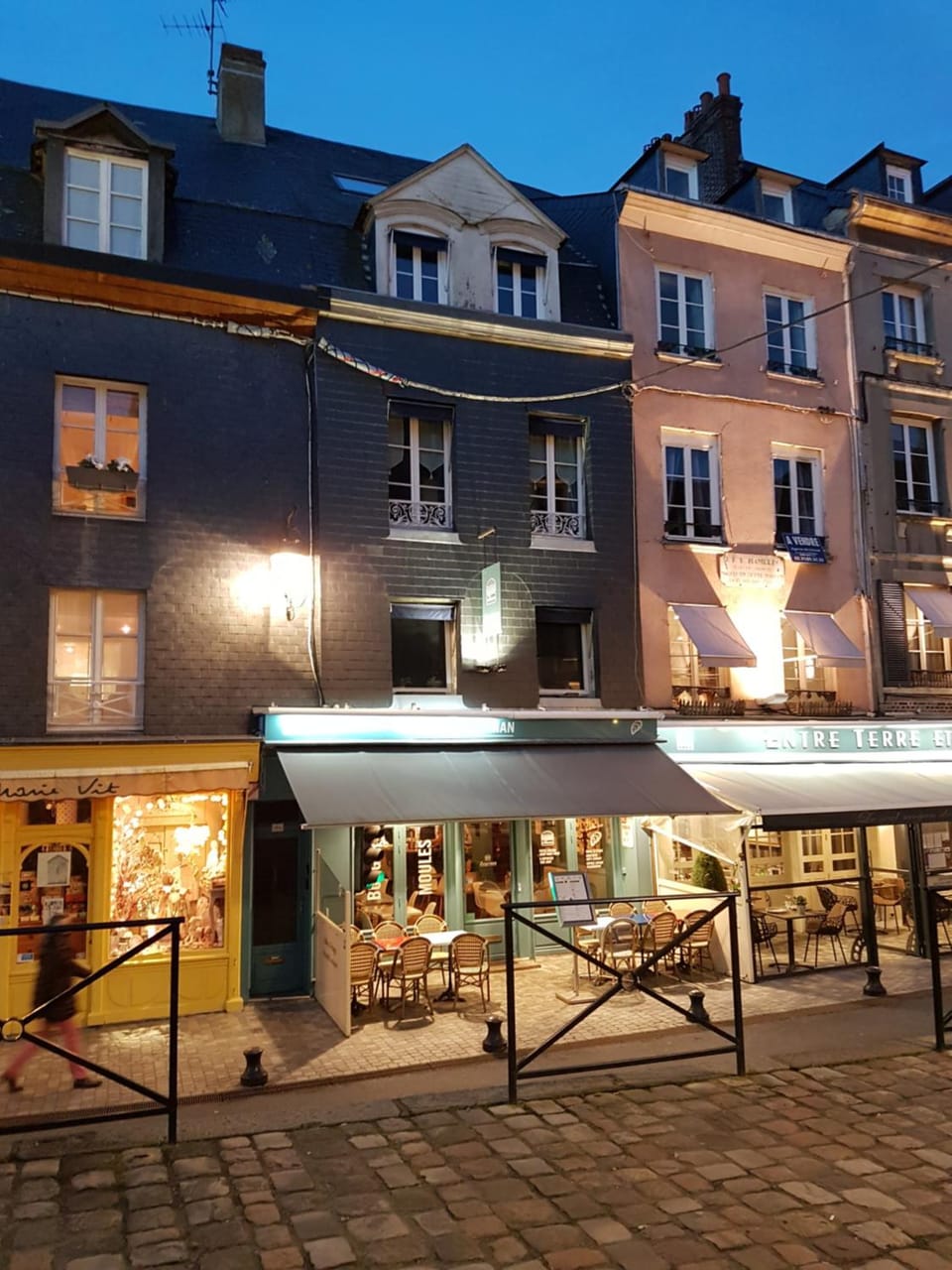 Facade/entrance, Street view