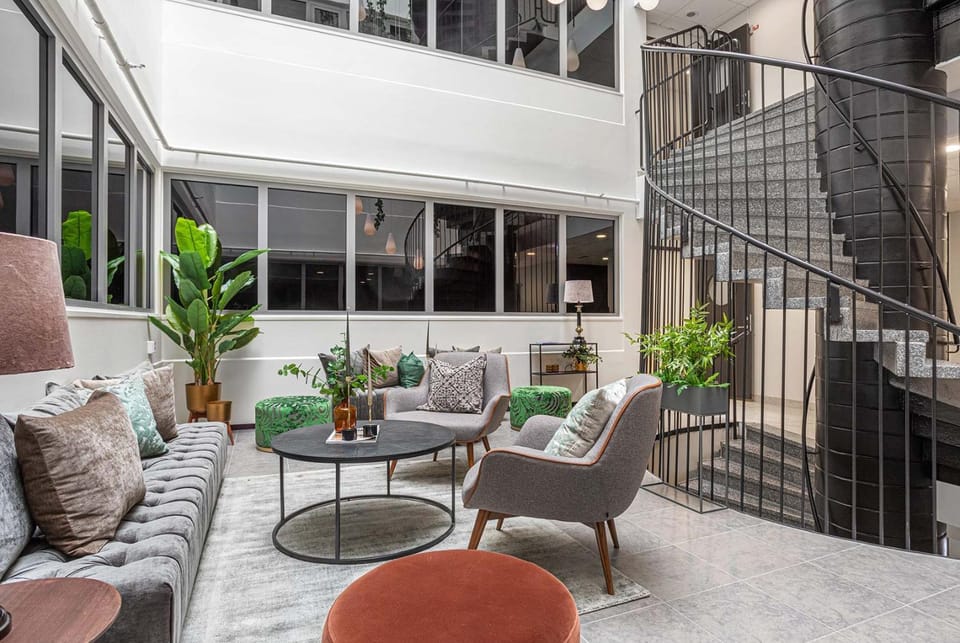Lounge or bar