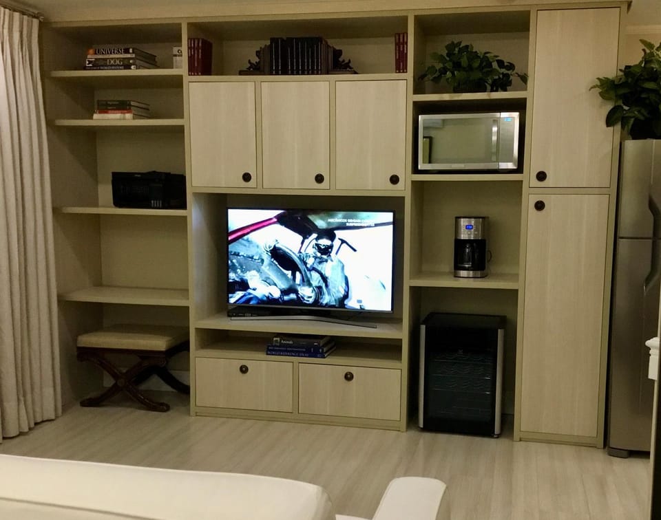 Communal lounge/ TV room, TV and multimedia, Living room