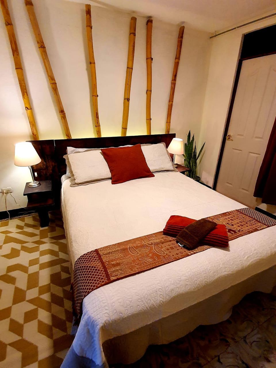 Bedroom, Garden view, towels
