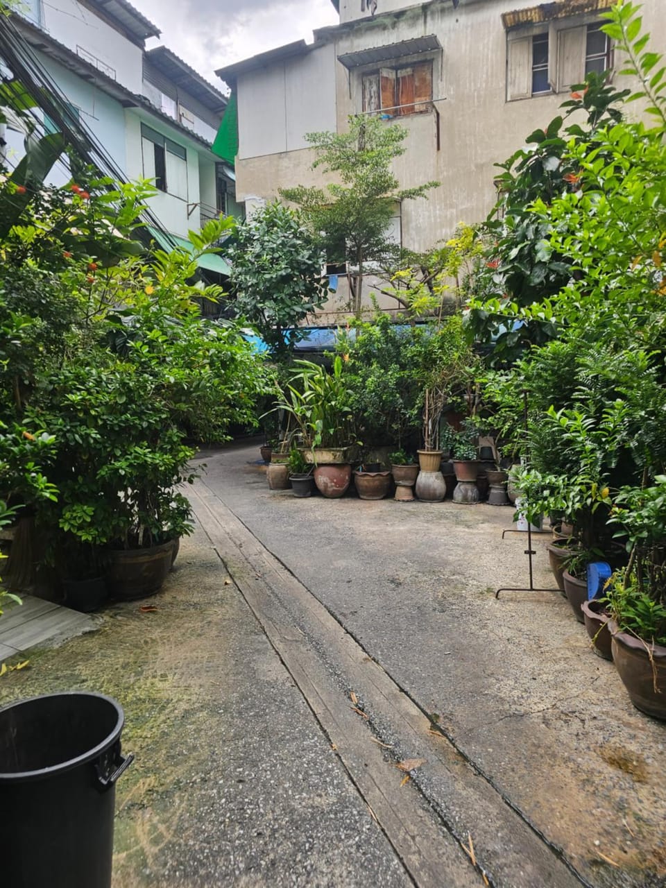 Real Bangkok Guesthouse Private 3BR Home 3 Min to BTS Ratchathewi Vacation rental in Bangkok