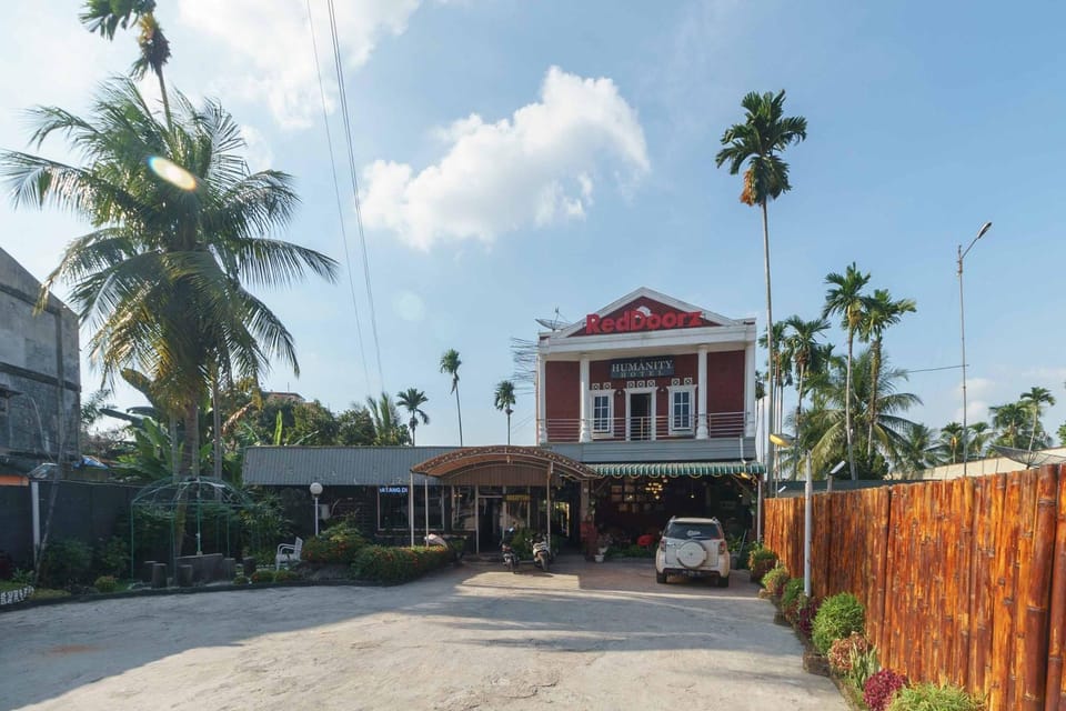 Property building, Facade/entrance