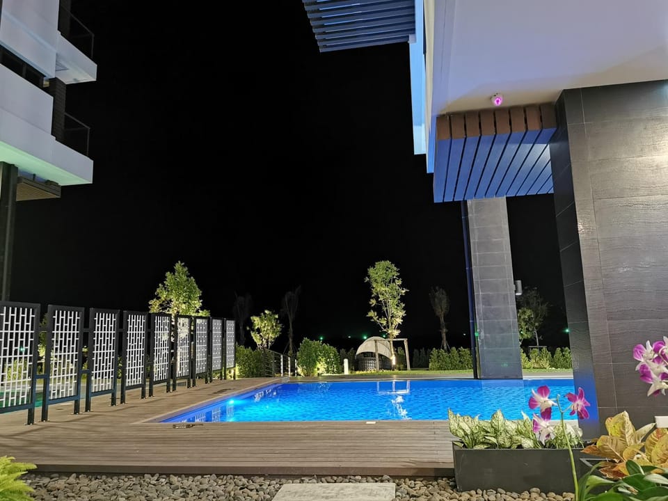 Pool view, Swimming pool
