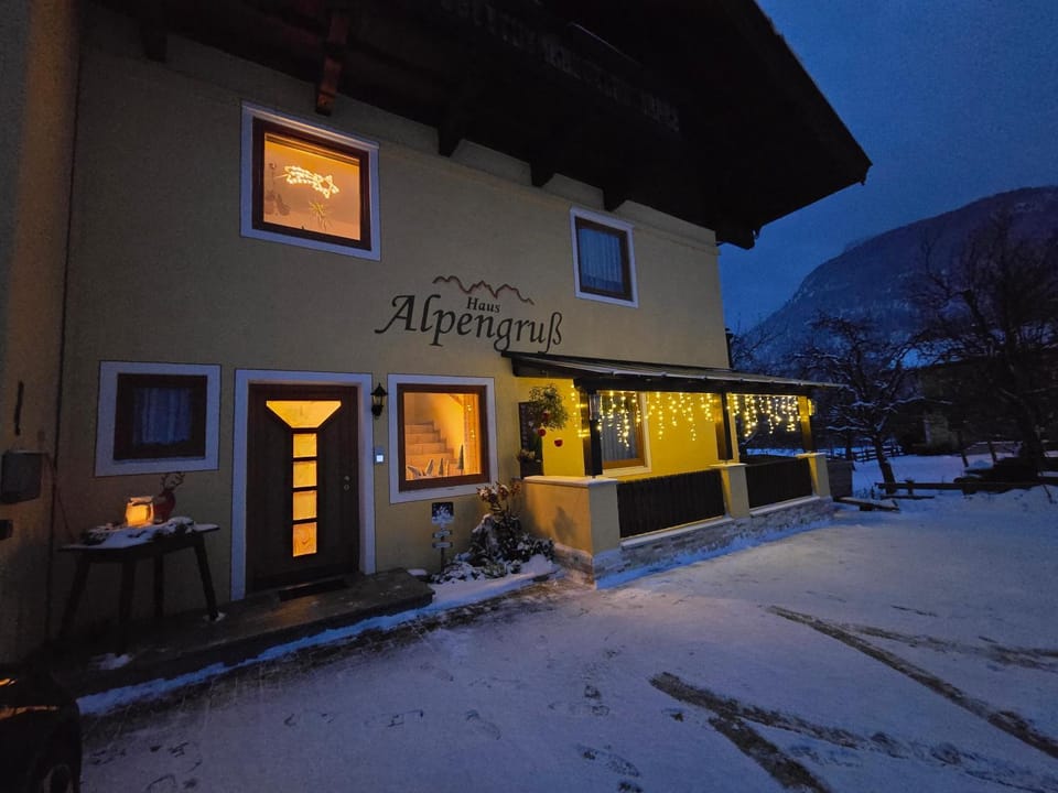 Property building, Facade/entrance, Winter
