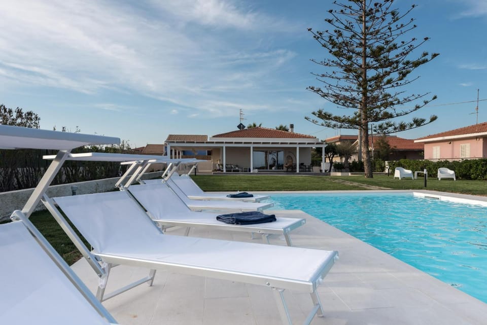 Patio, Garden, Swimming pool