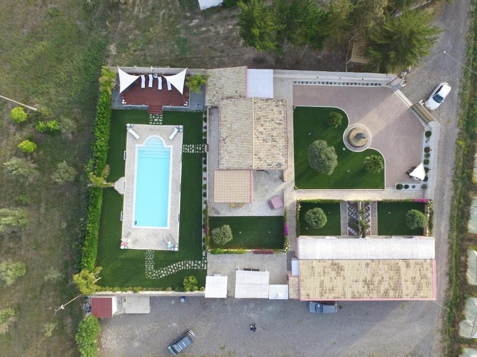 Day, Natural landscape, Swimming pool