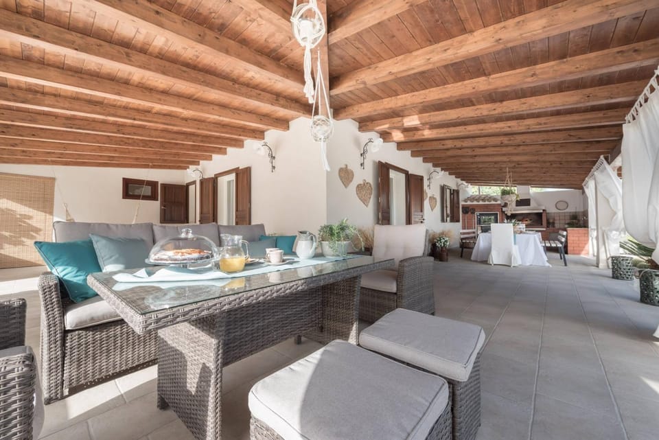 Living room, Other, Seating area, Food