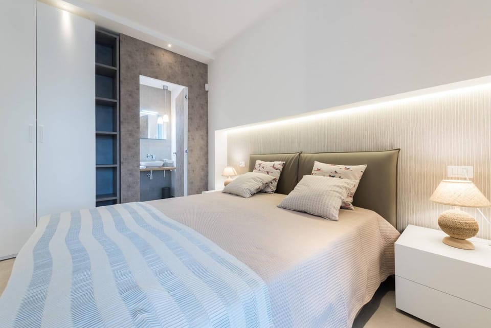 Bed, Other, Bedroom, wardrobe